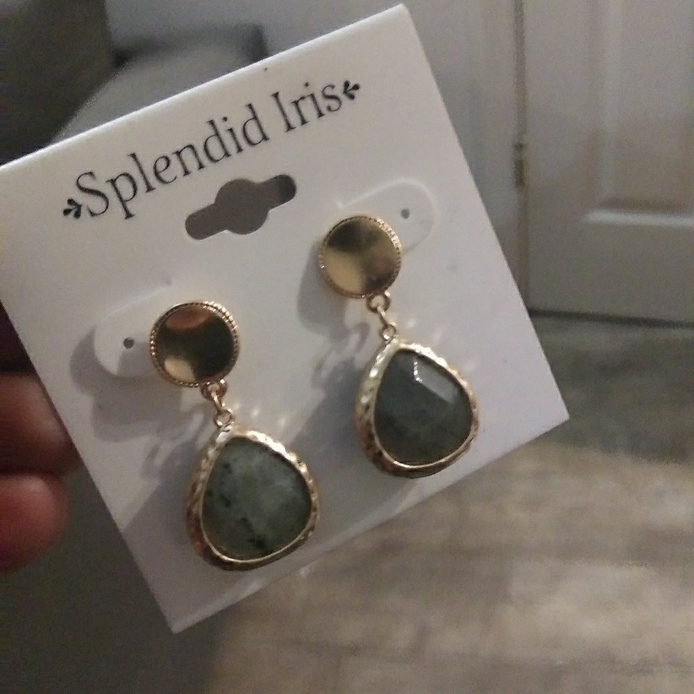 SPLENDID IRIS EARRINGs